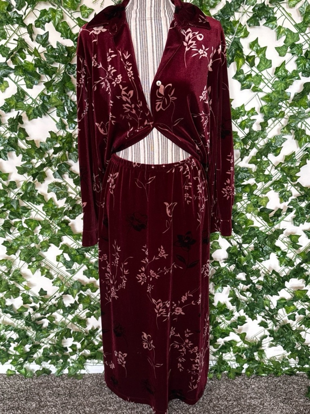 Women’s Velvet Floral Two-Piece Dress Set in Burgundy